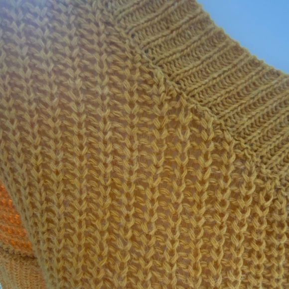 Yellow Sweater - Picture 4 of 4